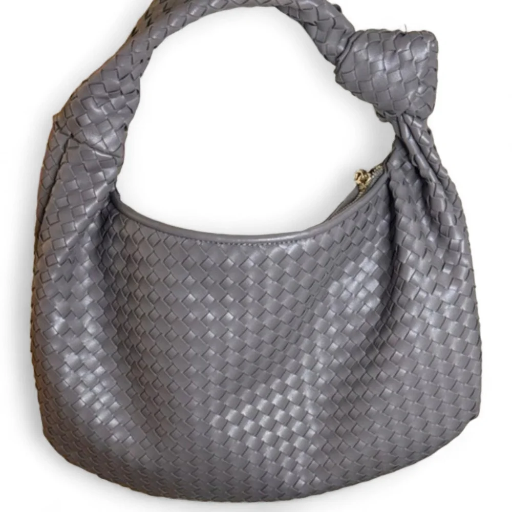 Glitzy Girls Chic Gray‎ Woven Hobo Bag NEW